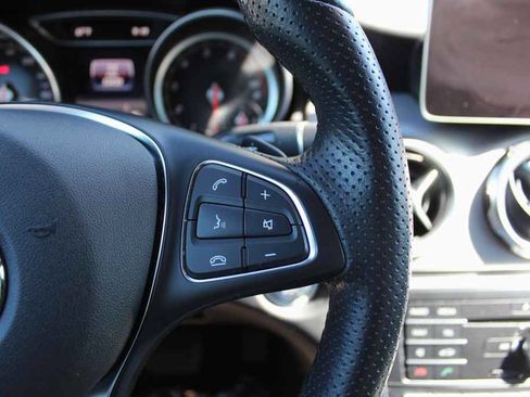 Used 2020 Mercedes-Benz GLA 250 4MATIC image 17