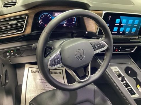 Certified 2024 Volkswagen Atlas SE image 10