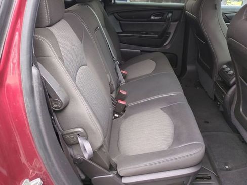 Used 2015 Chevrolet Traverse LT image 25