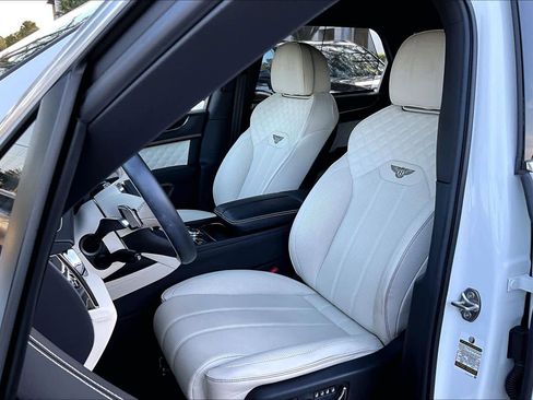 Used 2021 Bentley Bentayga image 7