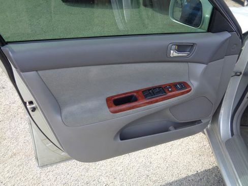 Used 2002 Toyota Camry LE image 20