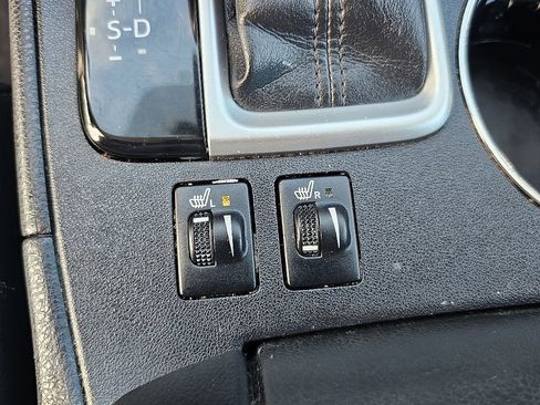 Used 2018 Toyota Highlander XLE image 29