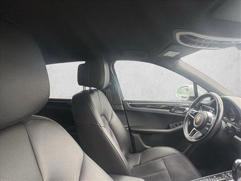 Used 2020 Porsche Macan image 24