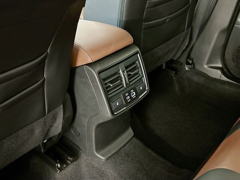 Used 2025 Subaru Forester Touring image 29