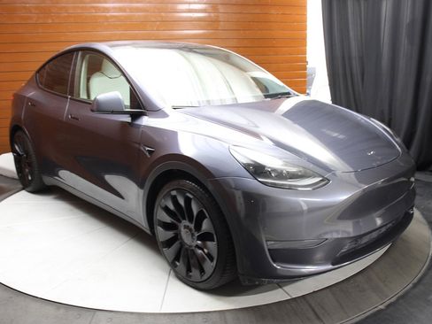 Used 2023 Tesla Model Y Performance image 11