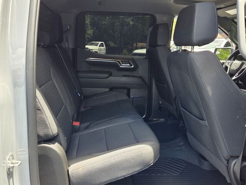 Used 2024 Chevrolet Silverado 1500 LT AWD/4WD image 18