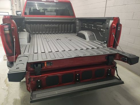 New 2026 GMC Sierra 2500 SLT AWD/4WD image 21