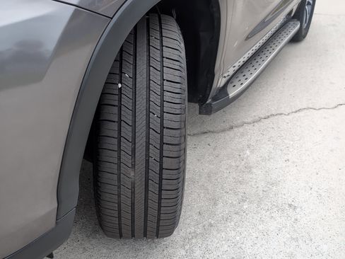 Used 2017 Toyota Highlander FWD V6 image 12