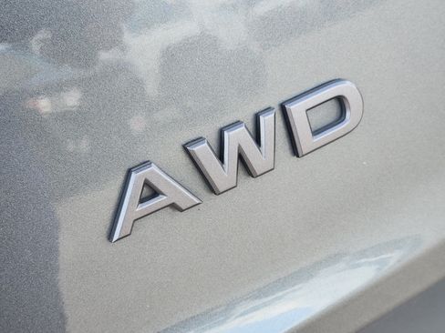 Used 2025 Nissan Rogue SV AWD/4WD image 12