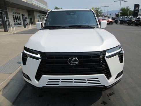 Used 2026 Lexus GX 550 w/ Accessory Package (2T) AWD/4WD image 14