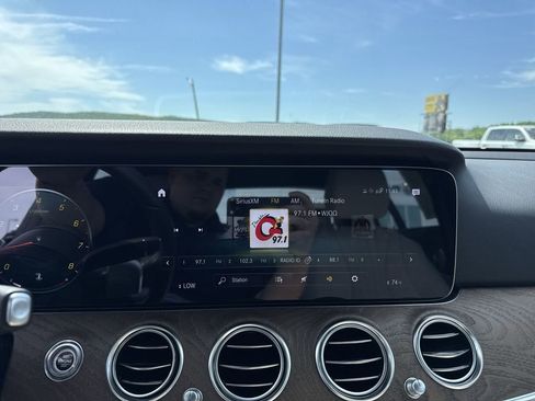 Used 2022 Mercedes-Benz E 350 Sedan image 16