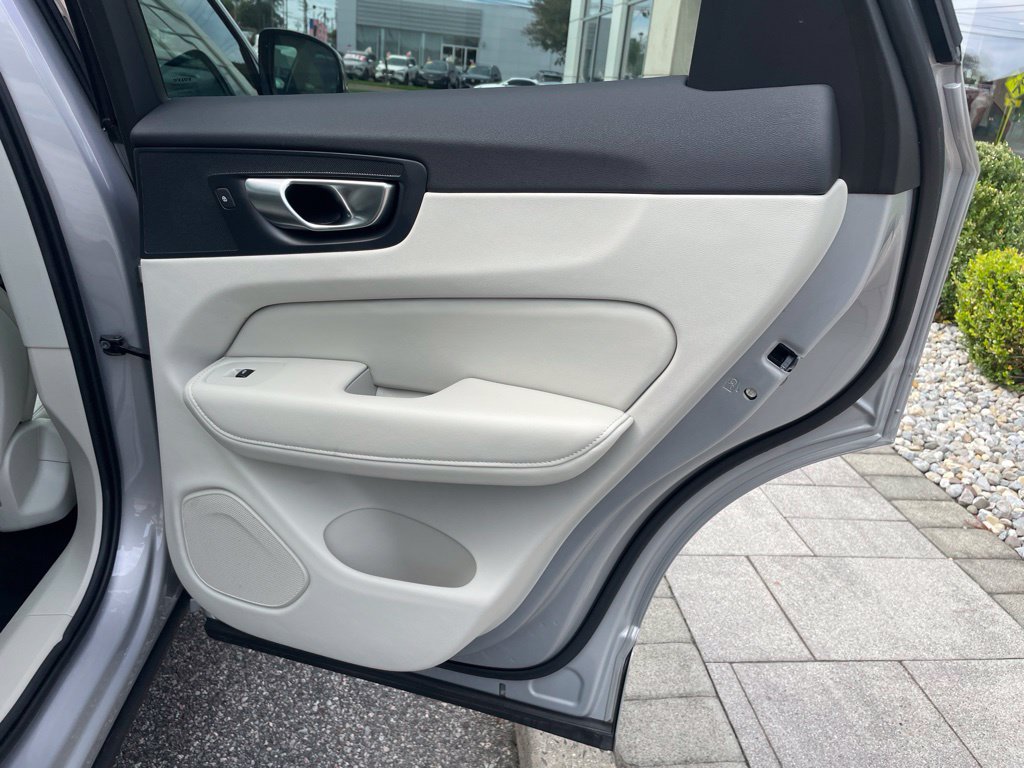 Certified 2024 Volvo XC60 B5 Core w/ Climate Package AWD/4WD image 13