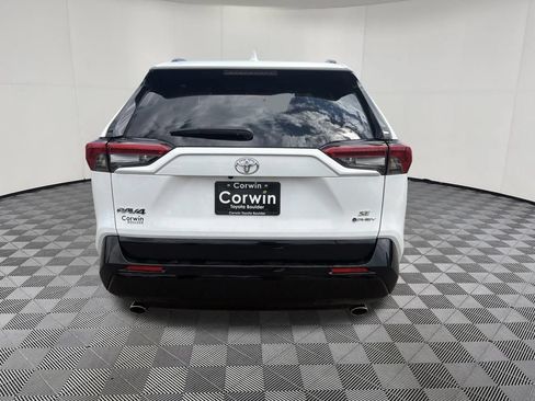 Used 2025 Toyota RAV4 SE AWD/4WD image 5