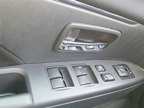 Used 2025 Mitsubishi Outlander Sport LE image 16