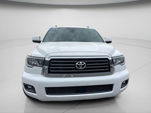 Used 2022 Toyota Sequoia SR5 AWD/4WD image 3
