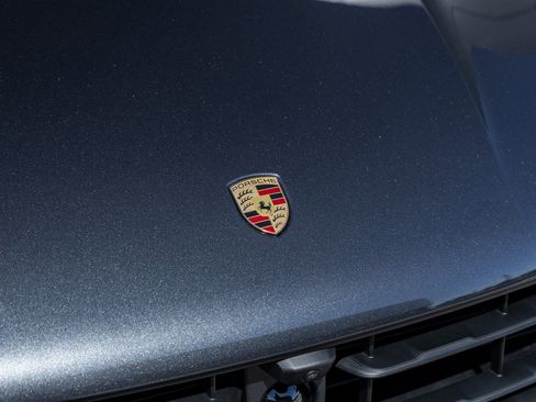 New 2026 Porsche Macan image 19