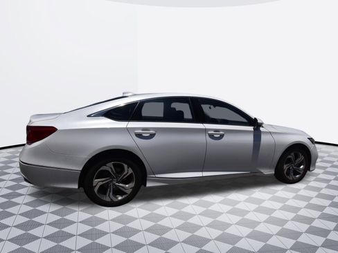 Used 2018 Honda Accord EX image 7