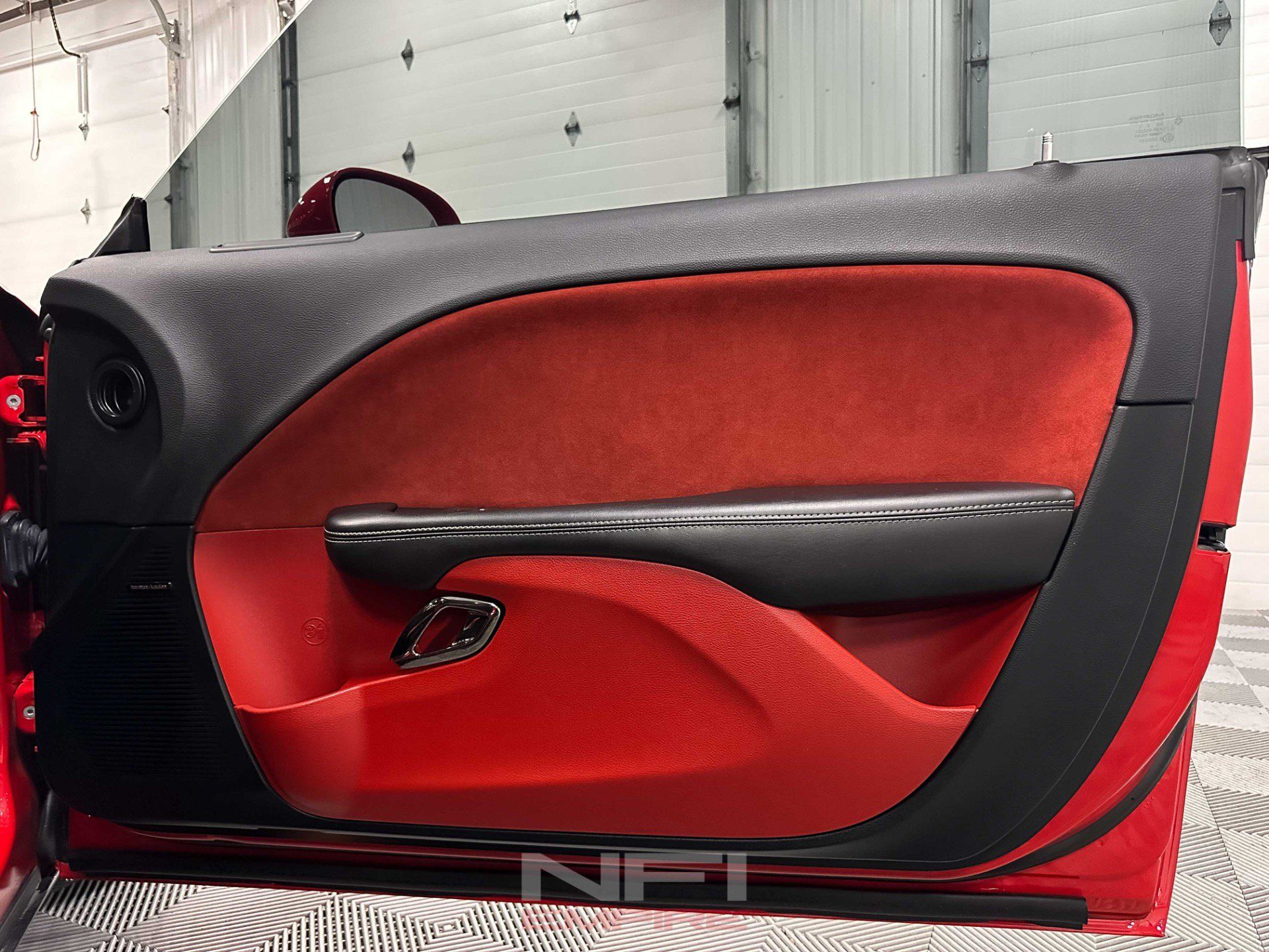 Used 2016 Dodge Challenger SRT Hellcat RWD image 37