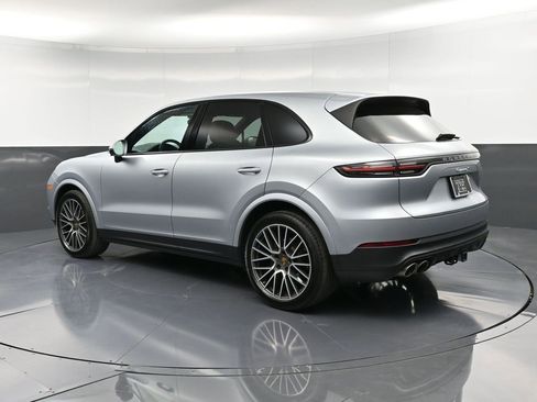 Certified 2021 Porsche Cayenne S image 3