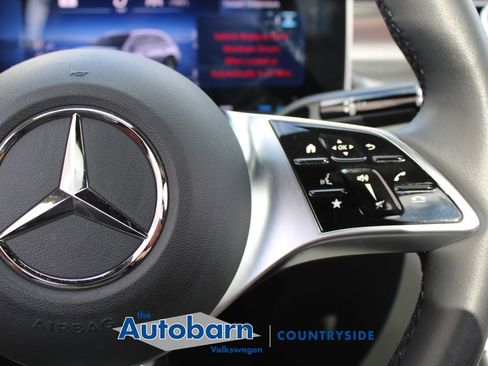 Used 2025 Mercedes-Benz GLC 300 4MATIC image 12