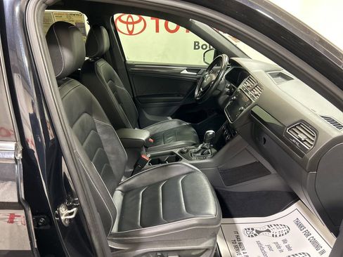 Used 2021 Volkswagen Tiguan SEL Premium R-Line image 13