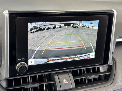 Certified 2025 Toyota RAV4 SE w/ Convenience Package AWD/4WD image 18