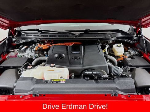 Used 2023 Toyota Tundra Platinum w/ Advanced Package AWD/4WD image 30