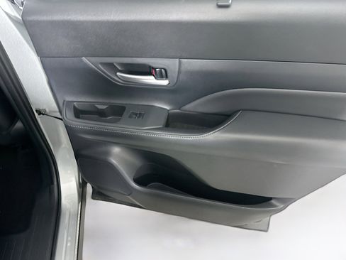 Used 2025 Toyota Grand Highlander FWD image 33