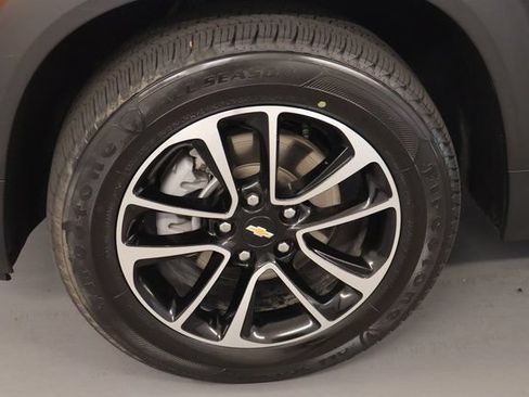Used 2025 Chevrolet TrailBlazer LT AWD/4WD image 7