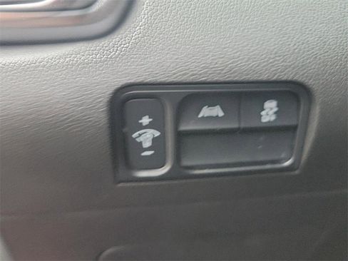 Used 2023 Kia Sorento LX image 29