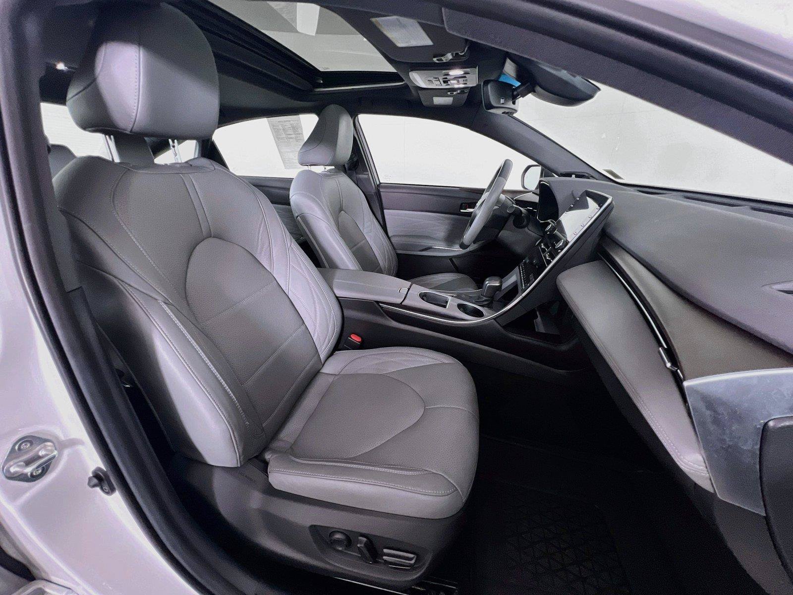 Used 2021 Toyota Avalon Limited w/ Advanced Safety Package FWD image 26