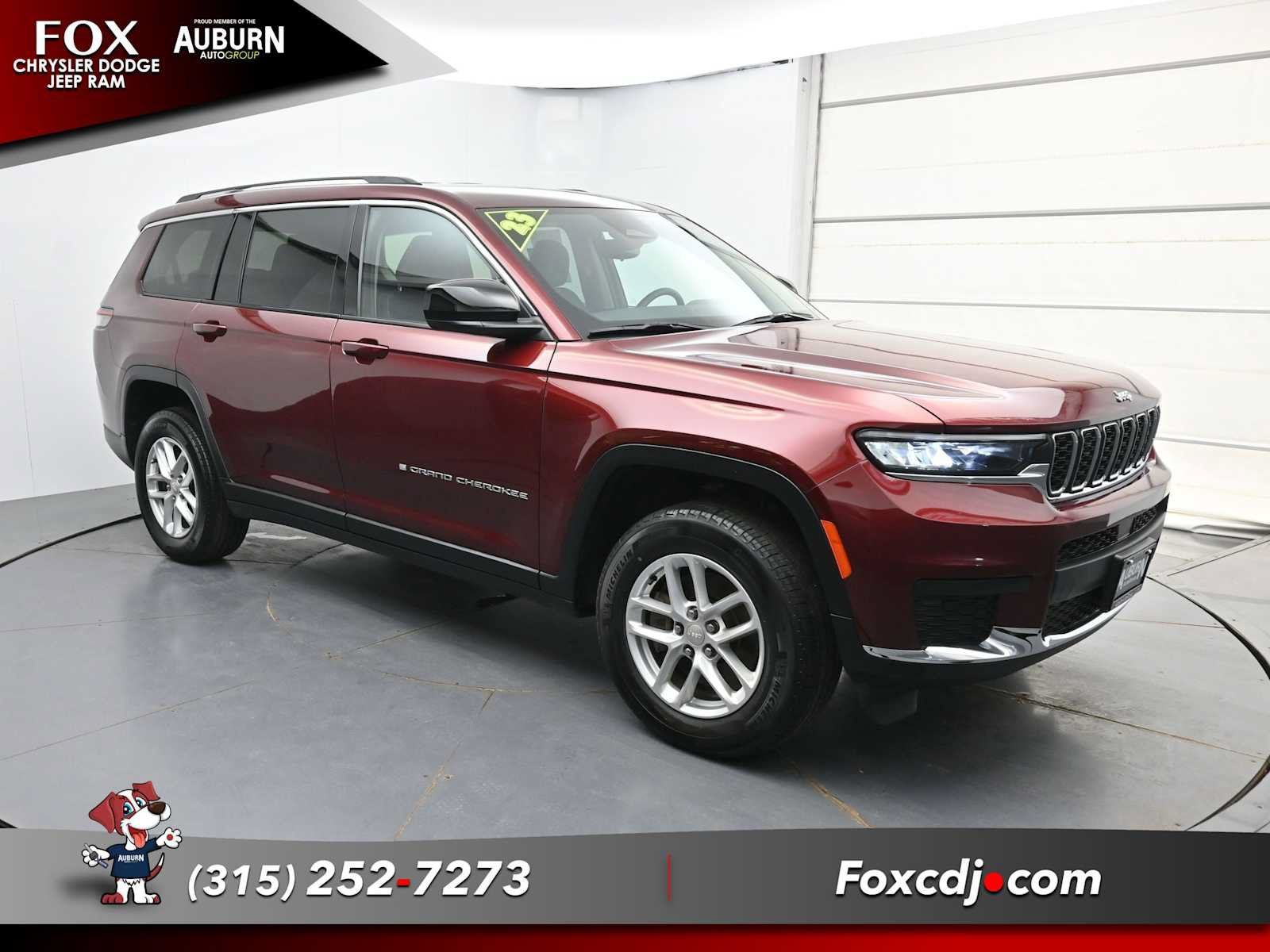 Used 2023 Jeep Grand Cherokee L Laredo w/ Luxury Tech Group I AWD/4WD image 2