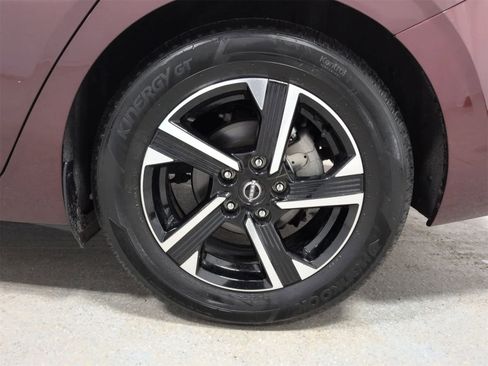 Used 2025 Nissan Sentra SV image 14