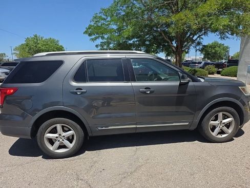 Used 2017 Ford Explorer XLT AWD/4WD image 8