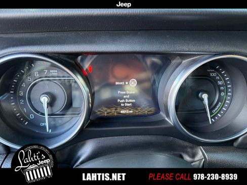 Used 2022 Jeep Wrangler Unlimited Sahara image 8