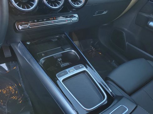 Certified 2025 Mercedes-Benz GLA 250 image 29