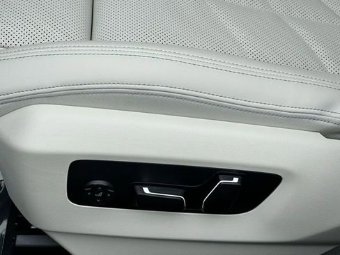 New 2026 BMW 530i xDrive w/ Premium Package image 27