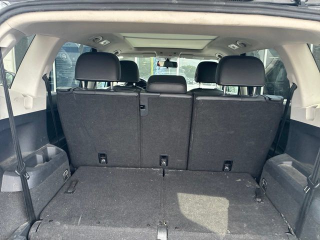 Used 2021 Volkswagen Tiguan SE FWD image 3