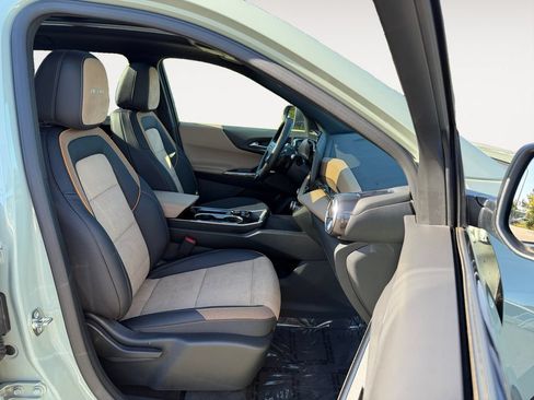 Used 2025 Chevrolet Equinox ACTIV AWD/4WD image 25