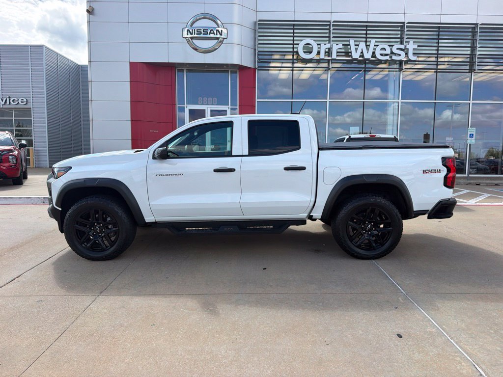 Used 2025 Chevrolet Colorado Trail Boss AWD/4WD image 2
