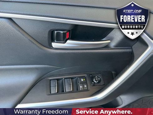 Used 2025 Toyota RAV4 XLE FWD image 12