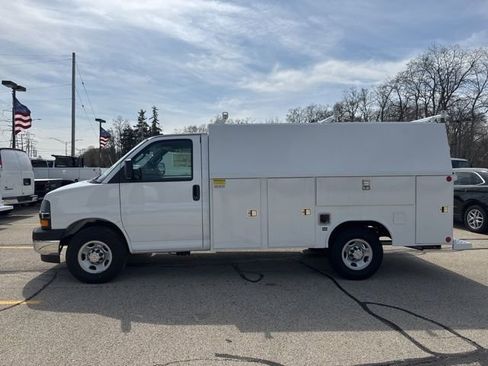 New 2025 Chevrolet Express 3500 w/ Power Convenience Package RWD image 3
