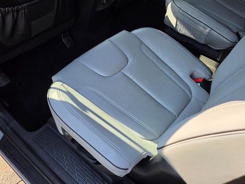 Used 2025 Hyundai Palisade SEL image 40