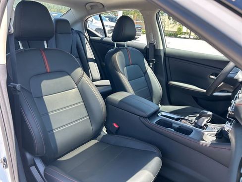 Certified 2025 Nissan Sentra SR w/ SR Premium Package FWD image 44