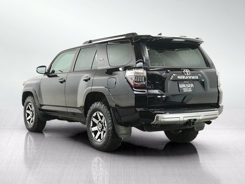 Used 2022 Toyota 4Runner TRD Off-Road Premium AWD/4WD image 3