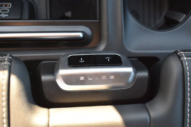Used 2025 Ford Expedition Platinum w/ Stealth Performance Package AWD/4WD image 35