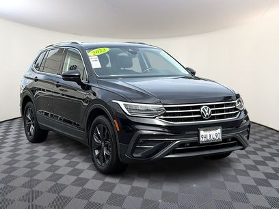 Used 2023 Volkswagen Tiguan SE w/ Panoramic Sunroof Package