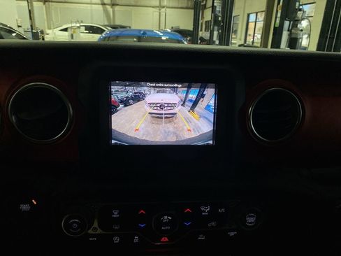 Used 2021 Jeep Wrangler Unlimited Rubicon image 6