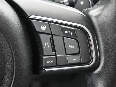 Used 2020 Jaguar F-PACE Premium AWD/4WD image 18