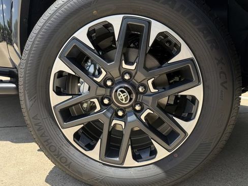 New 2026 Toyota Tundra Limited AWD/4WD image 10